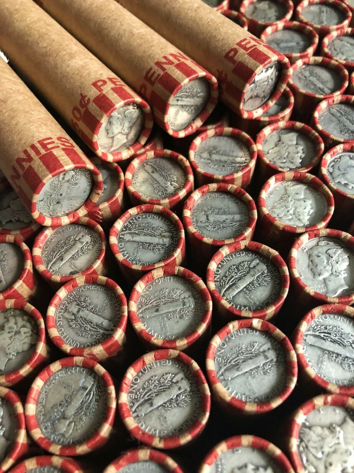 Silver Mercury Dime On Classic Us Wheat Penny Coin Roll - Mixed Date/ Pds Coins